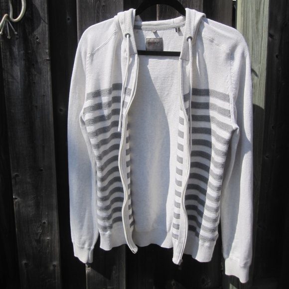 SALE!! Point Zero zip up sweater with hood     4 - Picture 3 of 6